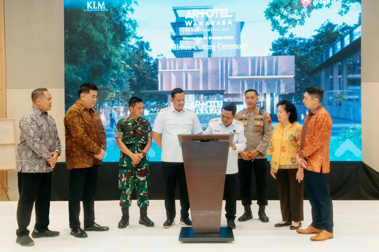 ARTOTEL Wanasaba diresmikan oleh Bupati Wonosobo Afif Nur Hidayat, dengan dihadiri Direktur PT KLM Anditya Wibawa dan COO Artotel Group Eduard Rudolf Pangkerego.