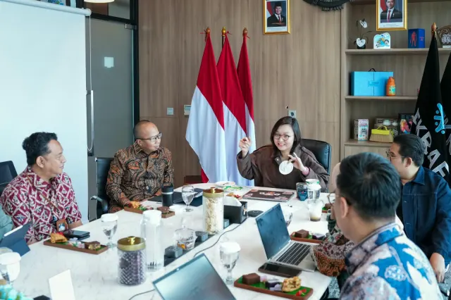 Wamen Ekraf Ajak Runtuhkan Sekat Kelembagaan Demi Kemajuan Ekonomi Kreatif Tasikmalaya